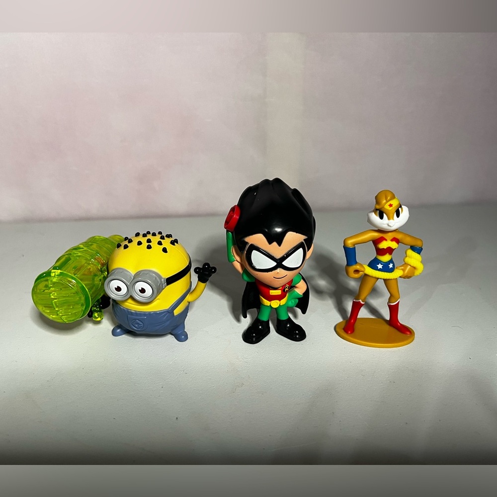 Fast food toy lot